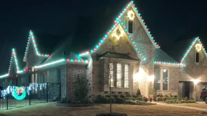 Read more about the article Signing Up for a Professional Holiday Lighting Service Is Worth It!
